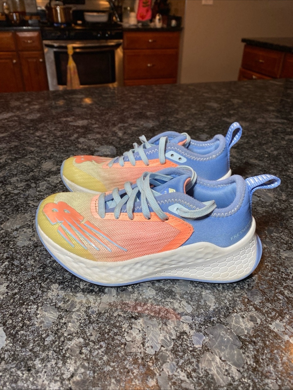 New Balance Fresh Foam Fast V2 Lace-Up Running Shoe Kids Girls Size 10.5